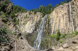 Palisade-Falls-in-Hyalite-Canyon