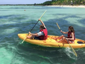 two-people-kayaking