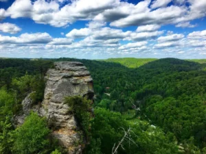 Natural Bridge State Resort Park-Best hikes in Kentucky-source: rootsrated